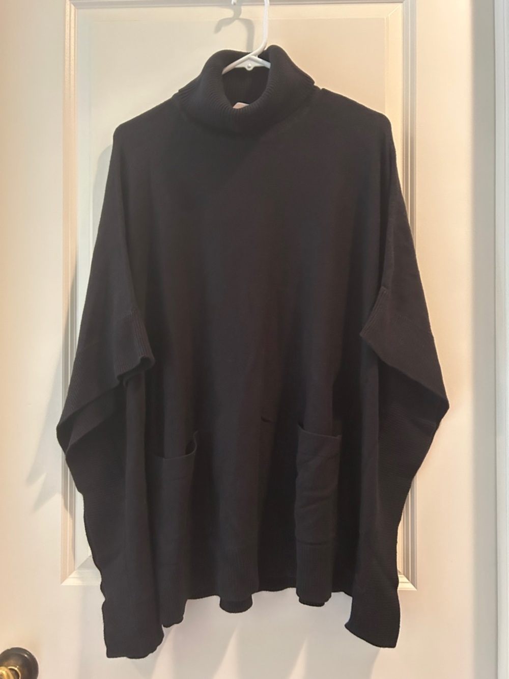 Michael Michael Kors Black Turtleneck knit sweater Poncho front pockets size L